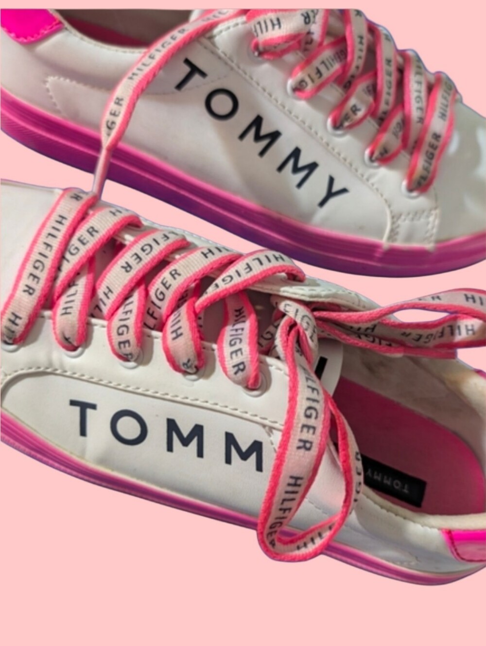 Tommy Hilfiger White and Pink Designer Sneakers TRENDING Sz 7